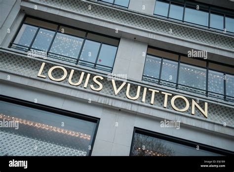 luxury brands cheaper in Paris